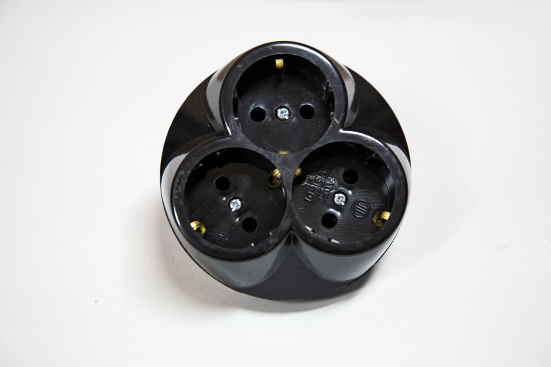 Троен разклонител SFT 04 черен 10-16А 250V