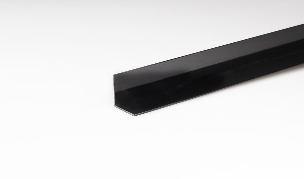 PVC ъглов профил 200x1x1см черен сатен