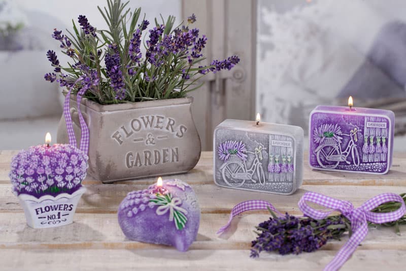 Ароматна свещ Lavender Stories Flower 140мм