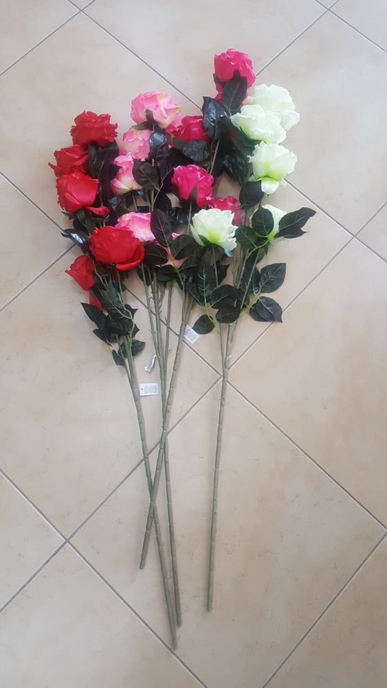 Изкуствени рози 116см 230518