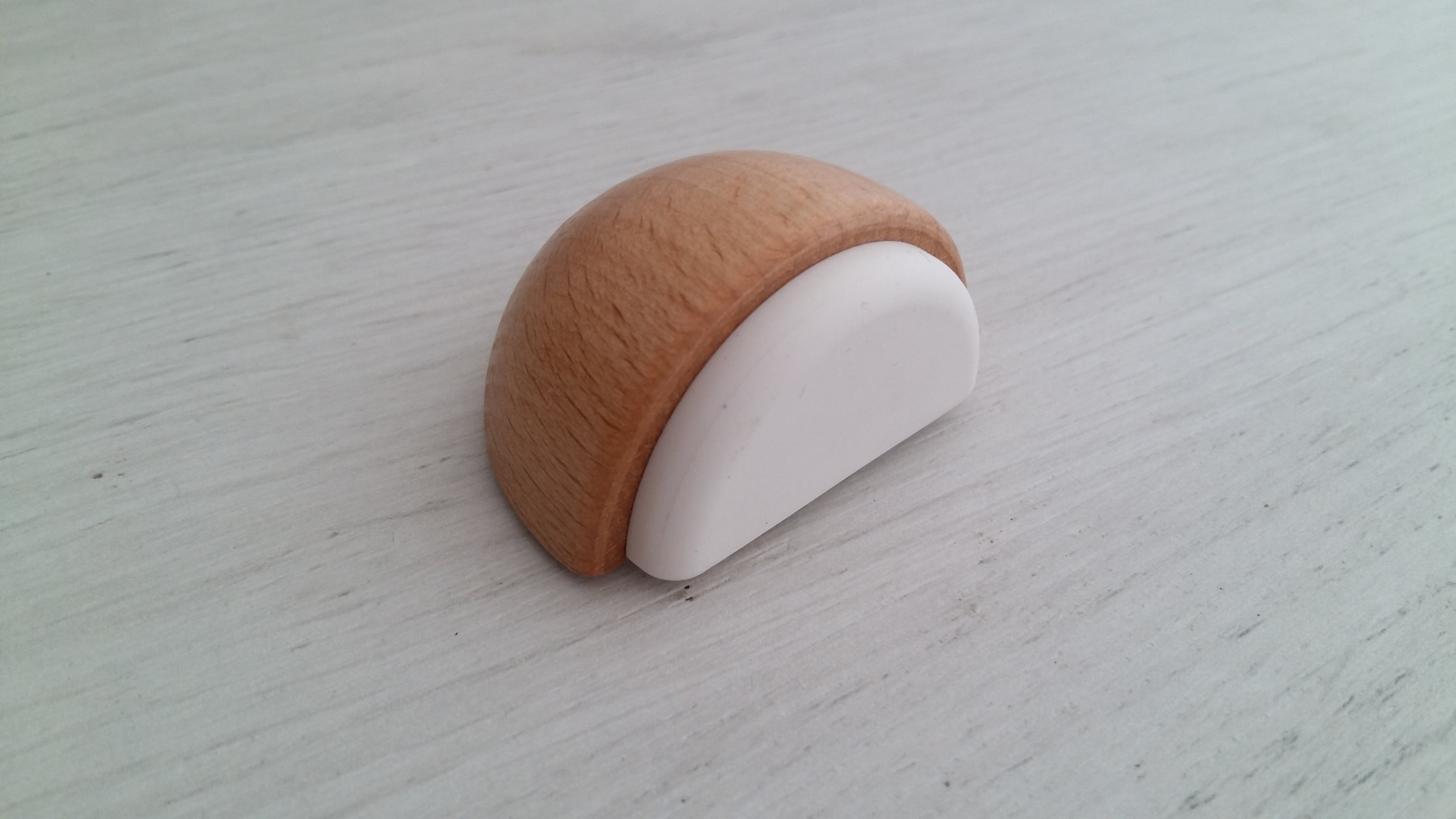 Самозалепващ стопер за врата бук + бяла гума