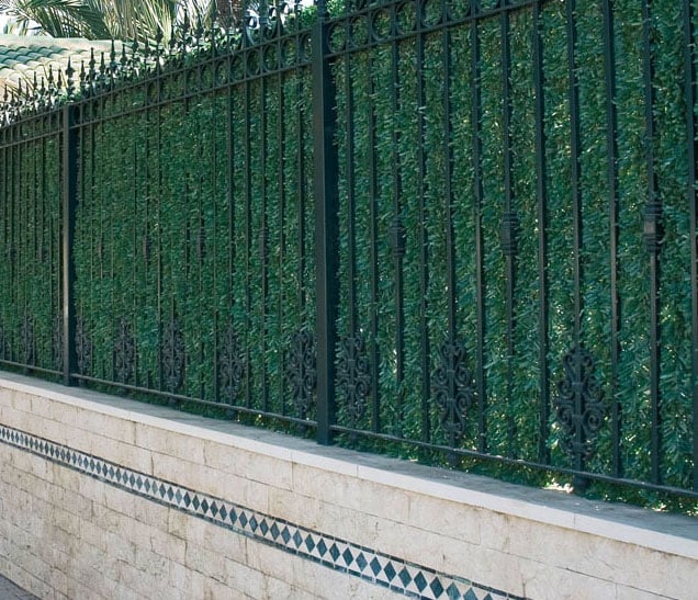 Изкуствено озеленяване за огради модел Бор 1.5x3м